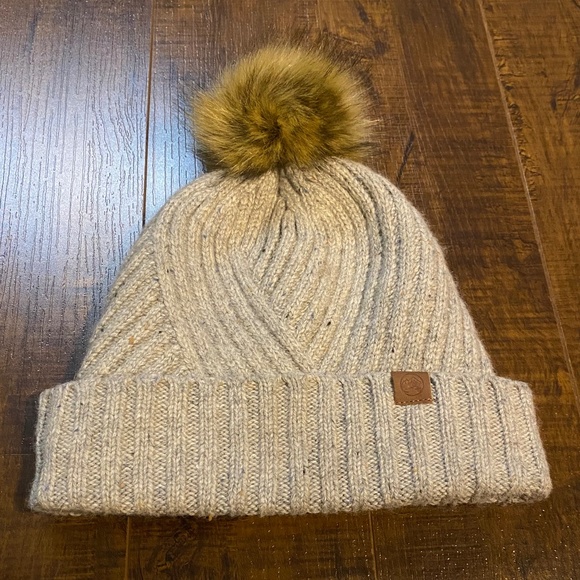 Wind River Cuffed Pom Toque - Picture 2 of 5